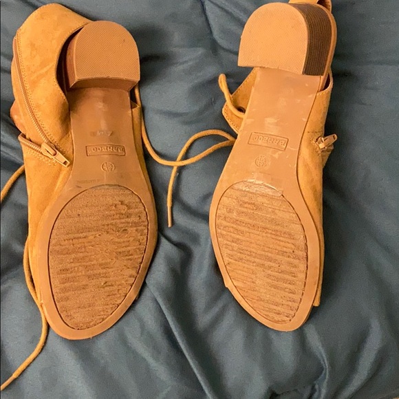 Tie up pumps - Picture 2 of 2